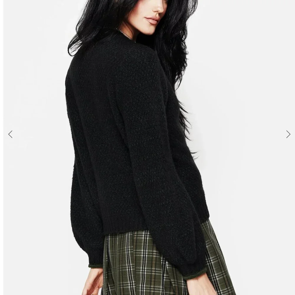 DISTURBIA Dawsonia Embroidered Knit Button Down Crop Cardigan Black M - Picture 3 of 8